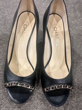 Chanel black lambskin chain peep-toe pumps 40